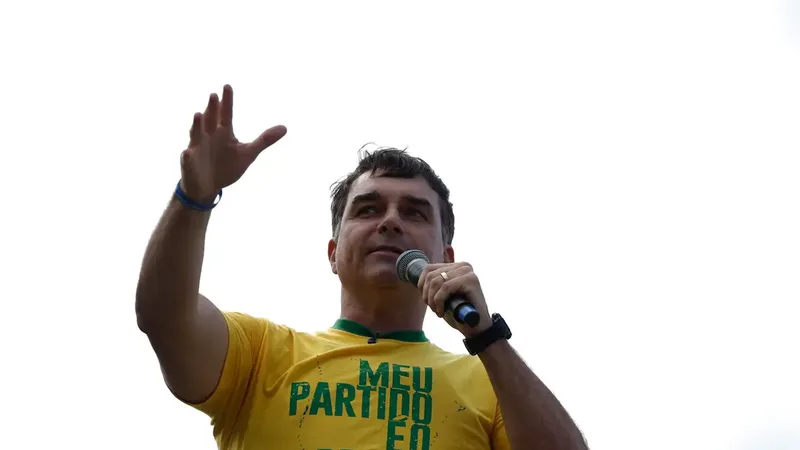 Rio de Janeiro (RJ), 16/08/2026 – Lançamento da campanha do senador Flávio Bolsonaro, candidato à presidência da República, com vice Alfredo Gaspar, em comício do Partido Liberal (PL) na praia de Copacabana
