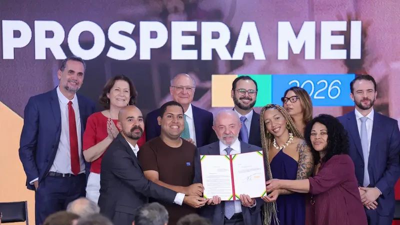 Brasília (DF) 13/10/2026 O presidente Luiz Inácio Lula da Silva anuncia medidas para microempreendedores individuais (MEIs) em cerimônia no Palácio do Planalto