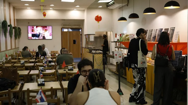 Rio de Janeiro (RJ), 12/01/2025 – Salão do restaurante Sol Gastronomia, na Lapa. Novo decreto moderniza o Programa de Alimentação do Trabalhador (PAT) e traz novas regras ao sistema de vale-alimentação e vale-refeição