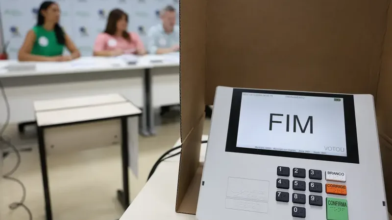 São Paulo (SP), 02/10/2024 - Simulação da eleição para demonstração do fluxo de votação, em uma seção eleitoral cenográfica, no Tribunal Regional Eleitoral de São Paulo - TRE-SP