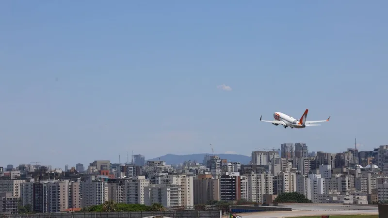 São Paulo (SP), 22/12/2025 - Avião da Gol Linhas Aéreas decola do Aeroporto de Congonhas