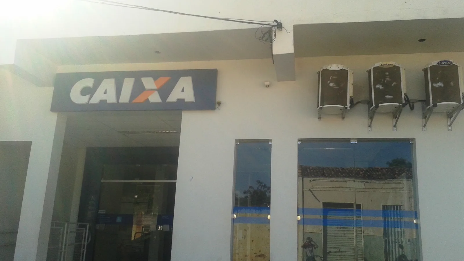 Fachada de agência bancária