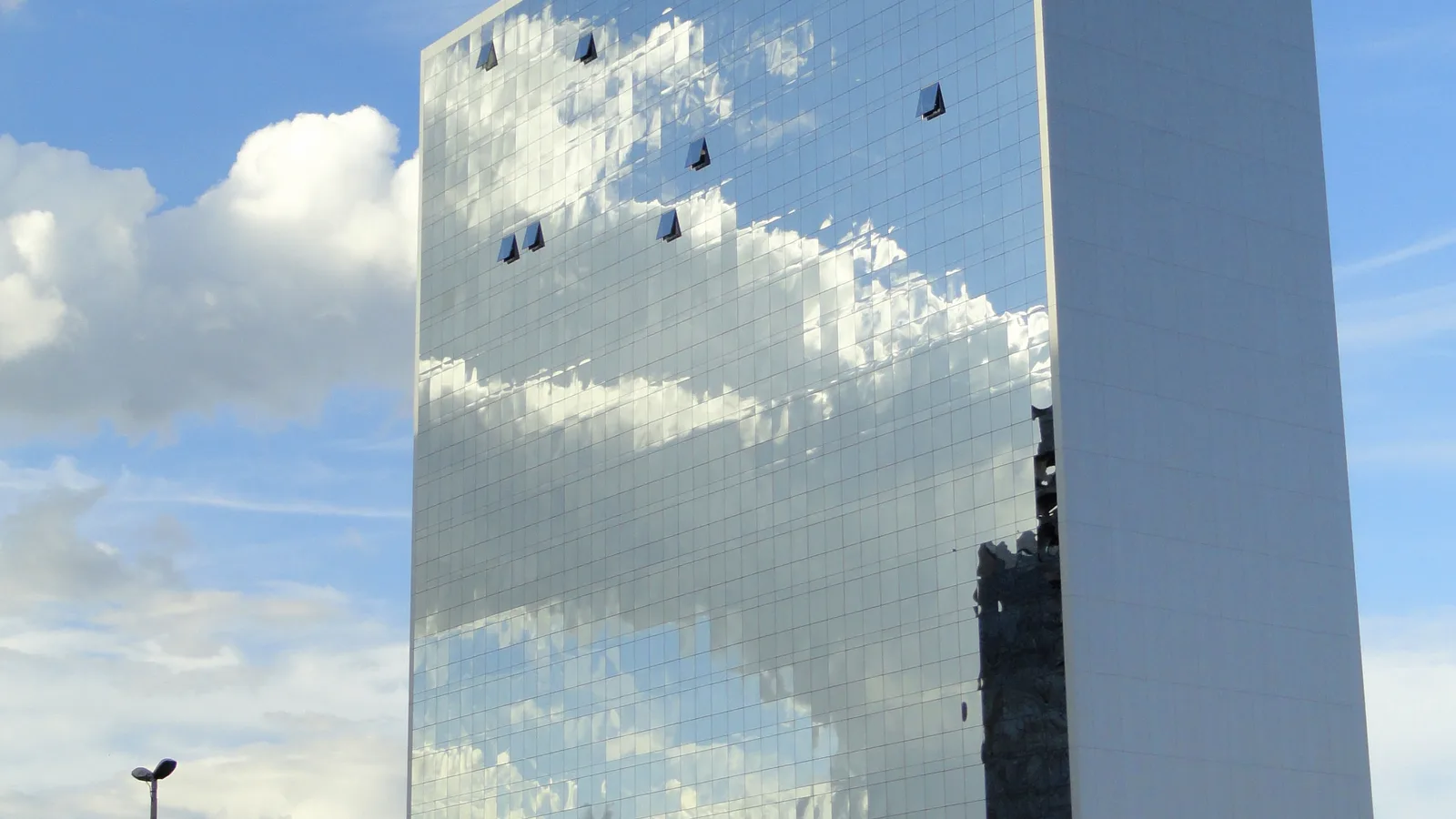 Fachada do prédio da Receita Federal