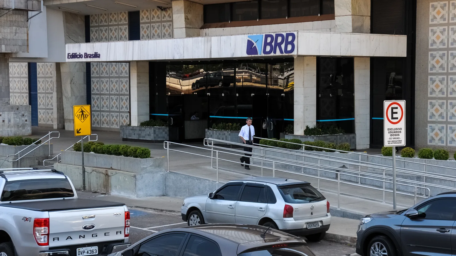 Fachada de prédio bancário em Brasília