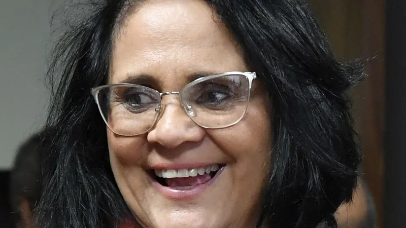 Retrato de Damares Alves