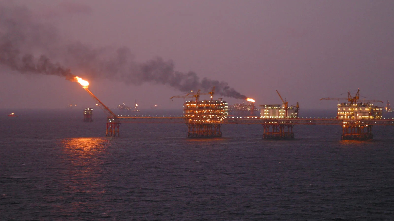 Plataforma de petróleo no mar