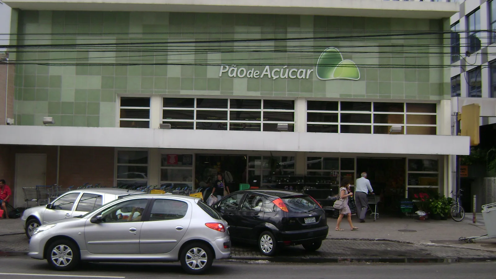 Fachada de loja do Pão de Açúcar