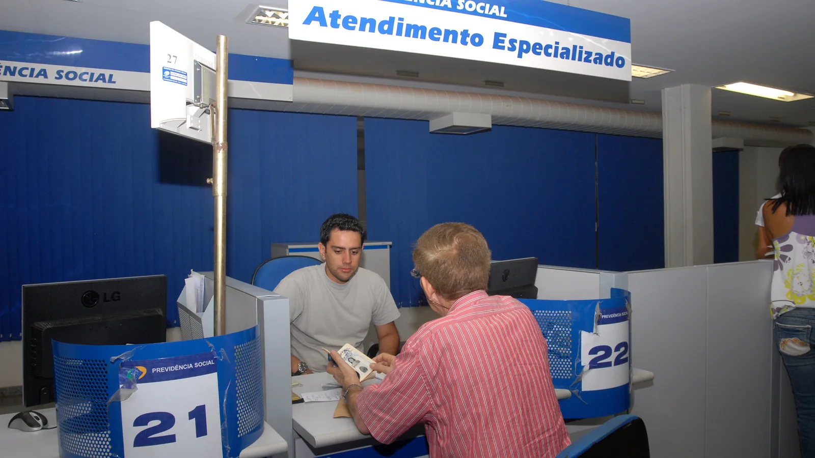 Fachada de agência do INSS