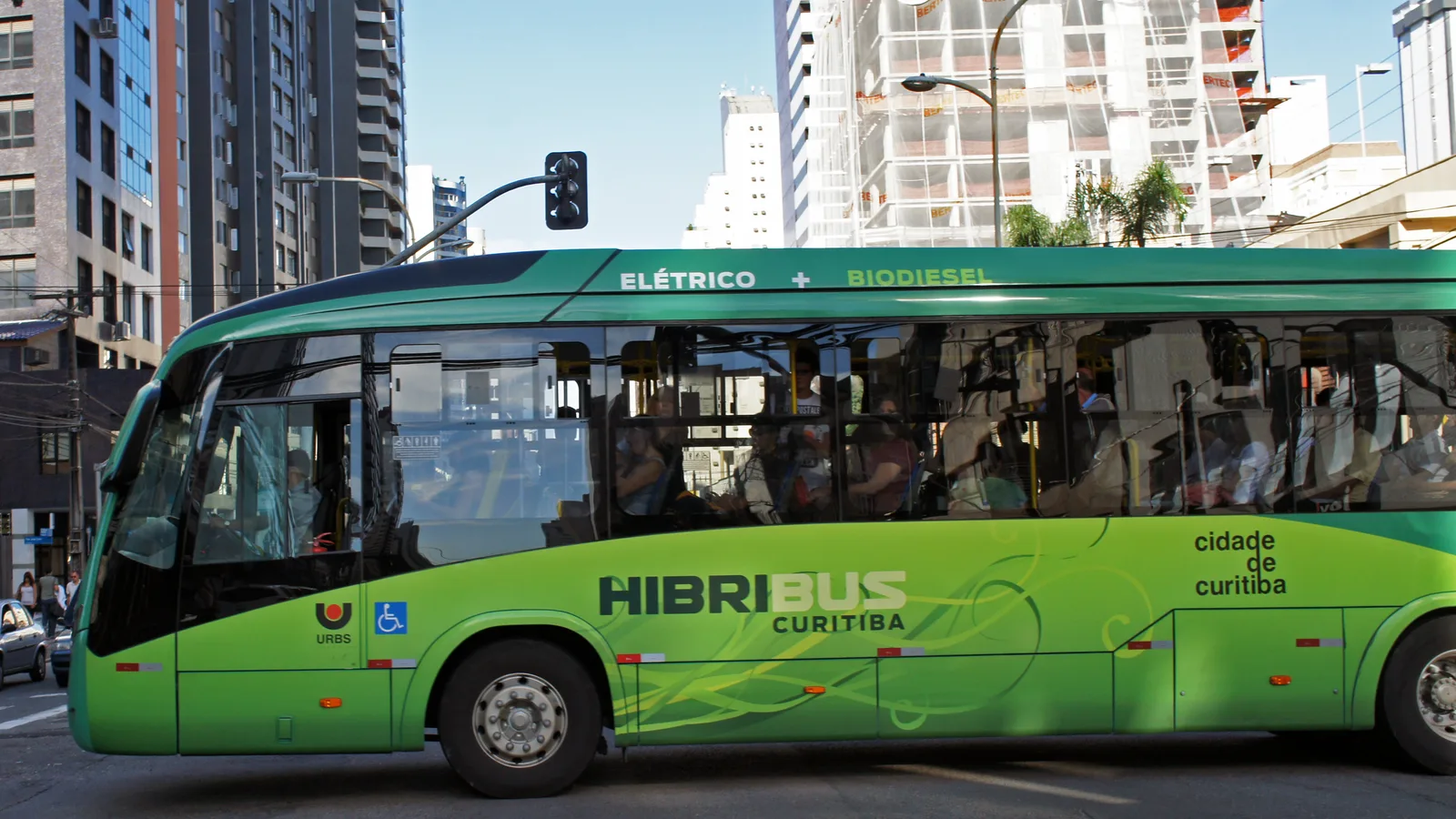 Ônibus elétrico em circulação