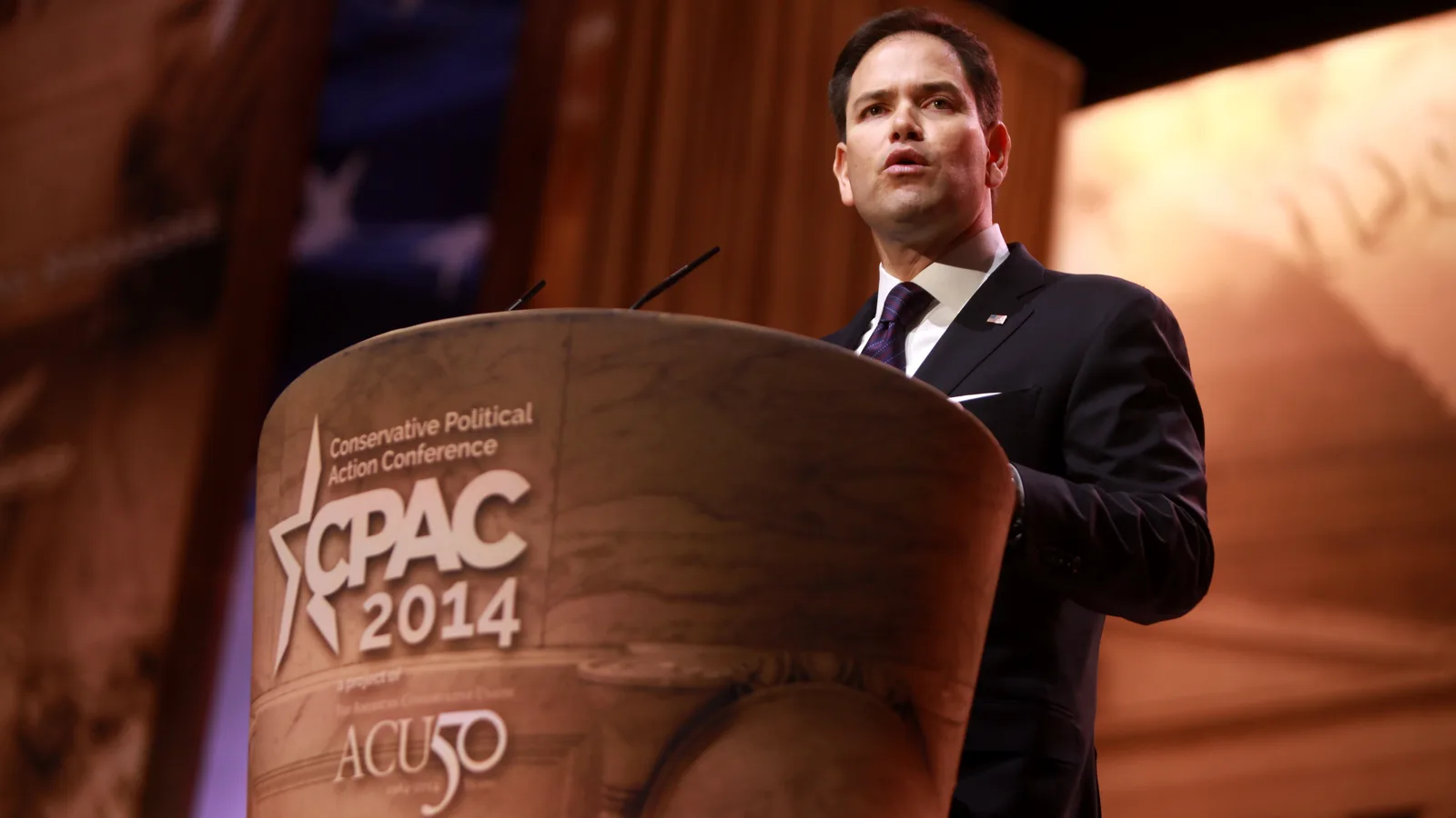 Retrato de Marco Rubio