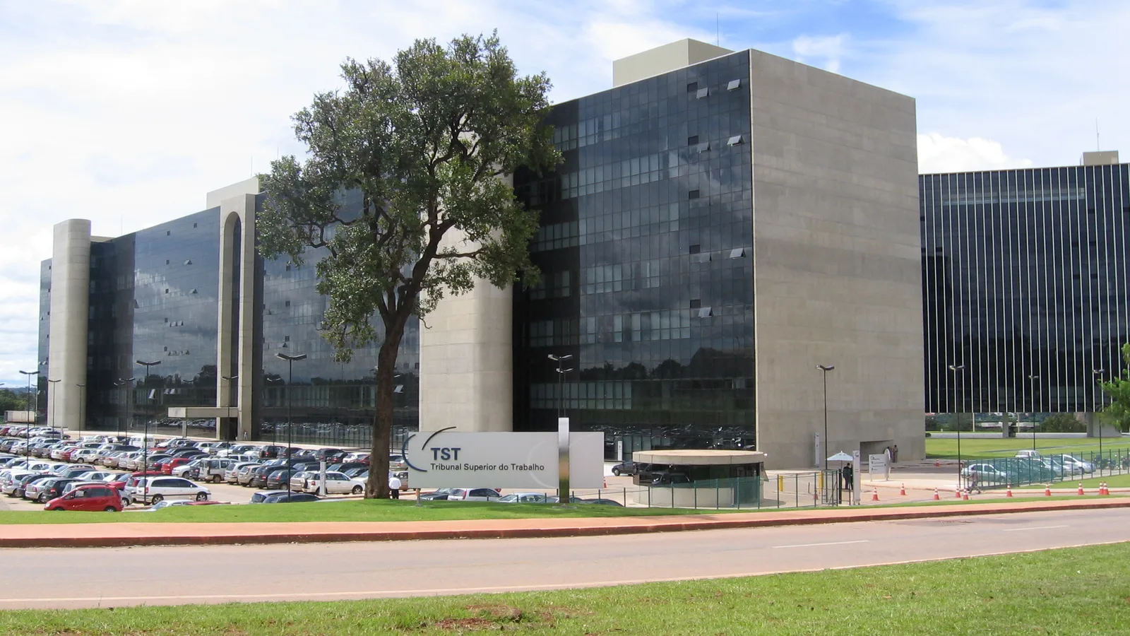 Fachada do Tribunal Superior do Trabalho, em Brasília