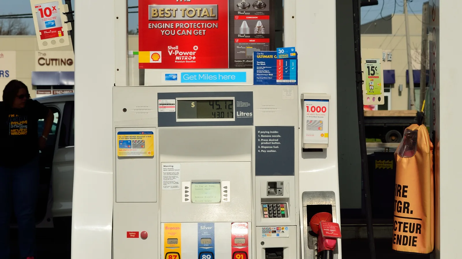 Bomba de combustível em posto de gasolina