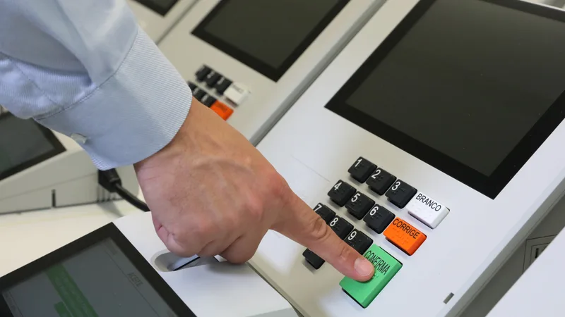 Urna eletrônica usada em eleição brasileira