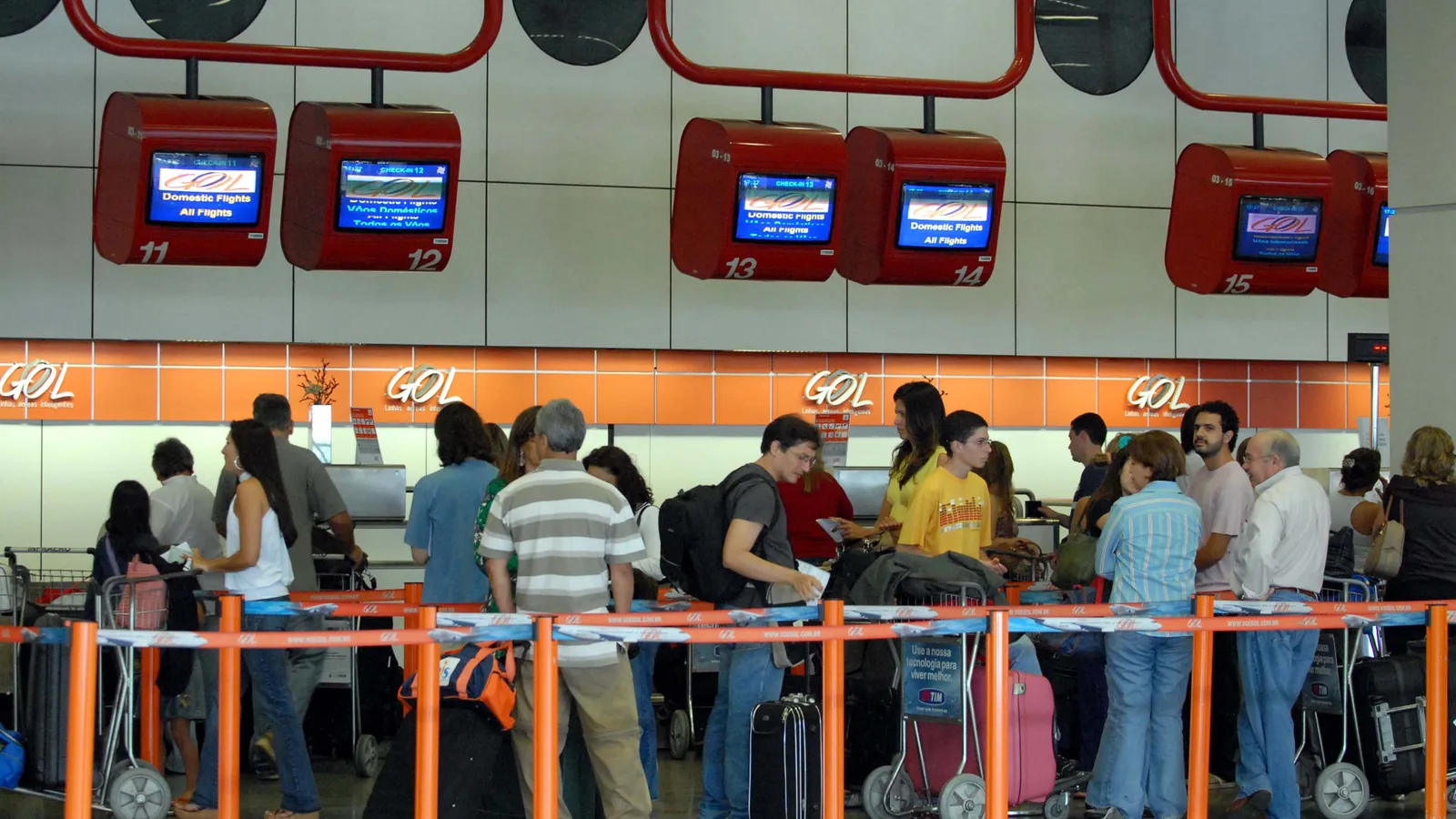 Passageiros em um aeroporto