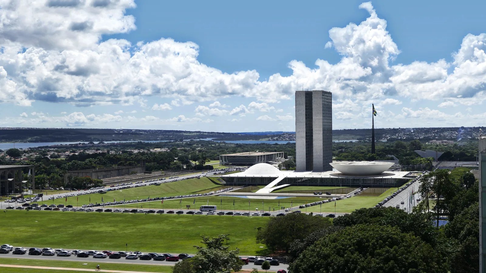 Plenário ou prédio da Câmara dos Deputados